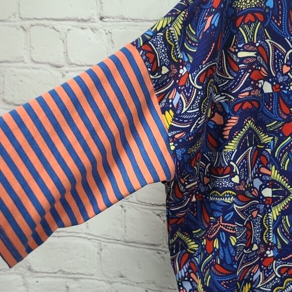 LuLaRoe IRMA Hearts High Low Tunic Tee Shirt XXS 00/0 Short Sleeve Stretchy - Picture 2 of 9